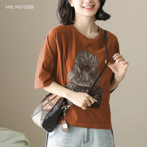Áo T-shirt ngắn tay cổ tròn in cô gái quay lưng - NU10206