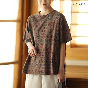 Áo T-shirt ngắn tay cổ tròn in mắt cáo retro - A717