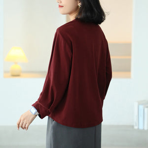 Áo T-shirt dài tay kiểu xếp cổ tròn thêu hai người - A250