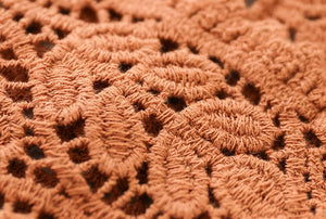 Áo khoác len cardigan sát nách cổ V đan những chiếc lá - NU9239