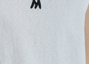 Áo T-shirt sát nách cổ tròn thêu chữ M - NU10317
