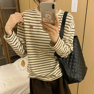 Áo T-shirt dệt kim dài tay kẻ sọc cổ tròn - A170