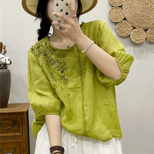 Áo T-shirt linen ngắn tay cổ tròn đính ren thêu hoa lá - NU9997