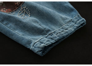 Quần baggy lửng denim lưng thun thêu hoa lá và ô vuông - NU8746