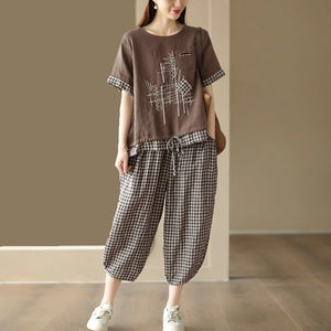Bộ đồ linen gồm áo T-shirt ngắn tay hoa văn trừu tượng và quần baggy caro - NU8957