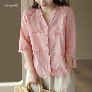 Áo sơ mi linen ngắn tay cổ V thêu hoa lá vạt kiểu xếp ren - NU8692