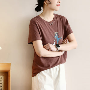 Áo T-shirt ngắn tay cổ tròn in cô gái và đàn vịt - A758