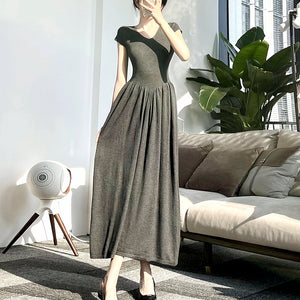 Đầm liền dệt kim ngắn tay cổ V eo xếp ly kiểu - D016