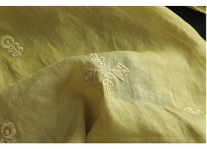 Áo sơ mi linen tay lửng cổ V thêu hoa văn retro - NU9770