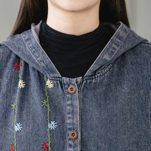 Áo khoác denim gile sát nách có mũ thêu dây hoa - A062