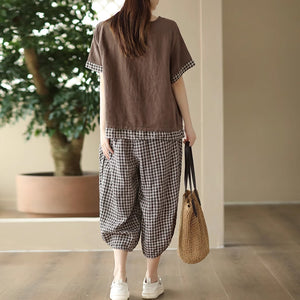 Bộ đồ linen gồm áo T-shirt ngắn tay hoa văn trừu tượng và quần baggy caro - NU8957