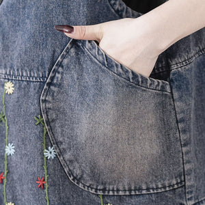 Áo khoác denim gile sát nách có mũ thêu dây hoa - A062