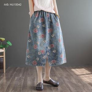 Chân váy denim retro lưng thun in hoa hồng - NU10042