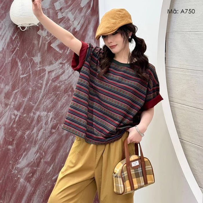 Áo T-shirt ngắn tay cổ tròn kẻ sọc in hoa retro - A750