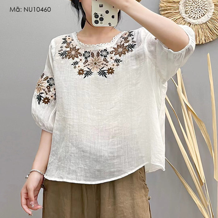 Áo T-shirt linen ngắn tay cổ tròn đính ren thêu hoa lá - NU10460