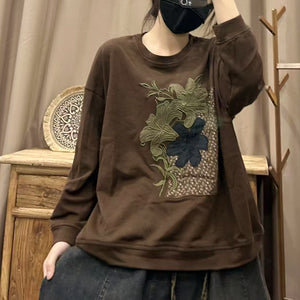 Áo T-shirt dài tay cổ tròn thêu hoa ly - A257