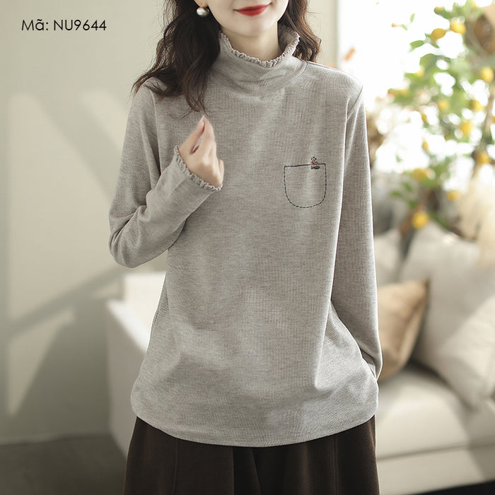 Áo T-shirt dài tay cổ lọ đính ren thêu túi hoa - NU9644