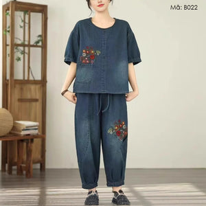 Bộ đồ denim gồm áo sơ mi ngắn tay và quần baggy lửng thêu hoa lá - B022