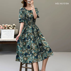 Đầm liền linen ngắn tay cổ tròn in hoa lá chiết eo - NU10184