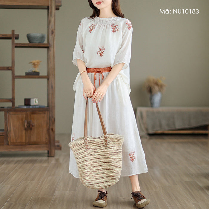 Bộ đồ linen gồm áo sơ mi ngắn tay thêu hoa lá và chân váy chữ A - NU10183