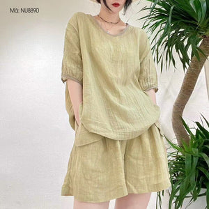 Bộ đồ linen gồm áo T-shirt ngắn tay cổ tròn và quần sooc hai túi - NU8889