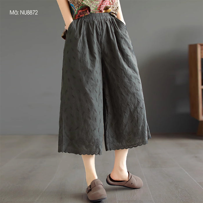 Quần baggy linen lửng lưng thun ống rộng phối ren thêu hoa văn - NU8872
