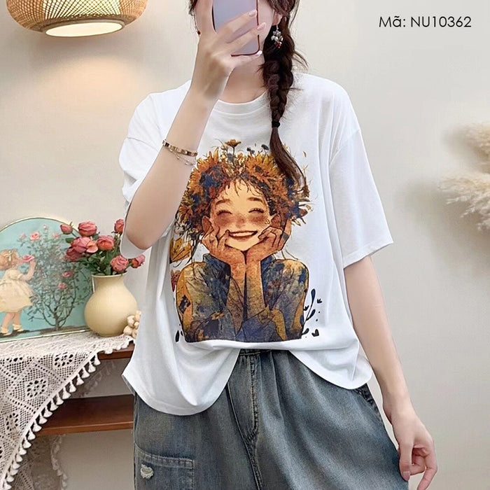 Áo T-shirt ngắn tay cổ tròn in cô gái chống cằm - NU10362