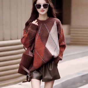 Áo len dài tay cổ tròn hoa văn hình thoi lệch màu - NU9571