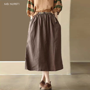 Chân váy linen lưng thun hai túi chéo đính khuy kiểu - NU9871