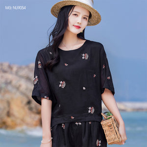 Áo T-shirt linen ngắn tay cổ tròn thêu hoa ngũ sắc - NU9054