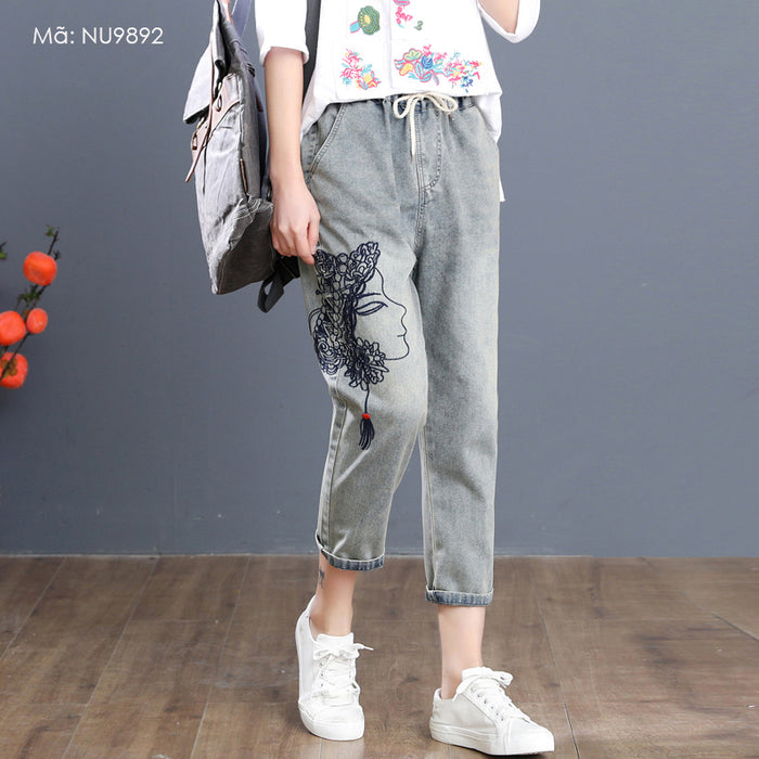Quần baggy denim lưng thun ống đứng thêu cô gái - NU9892