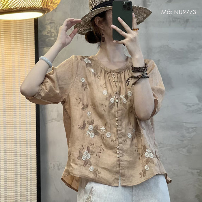 Áo sơ mi linen ngắn cổ tròn xếp ly thêu hoa lá - NU9773