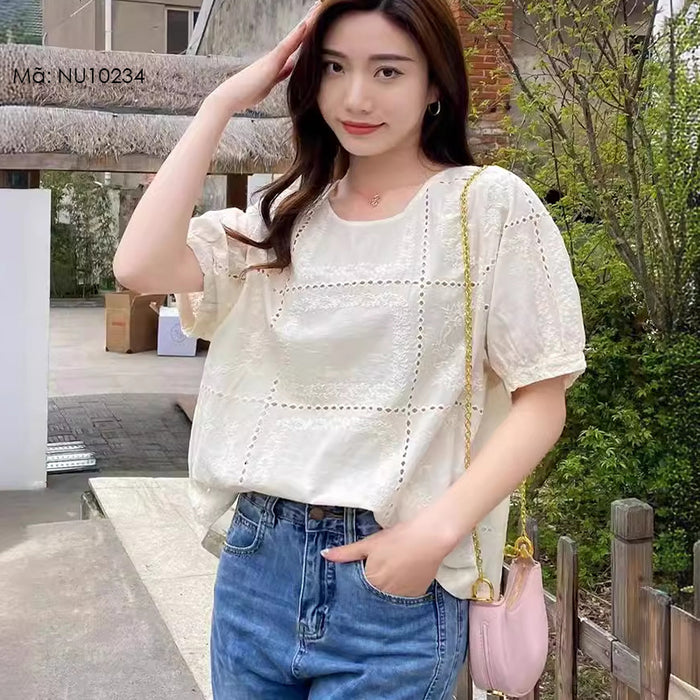 Áo T-shirt linen ngắn tay cổ tròn thêu hoa văn ô vuông - NU10234