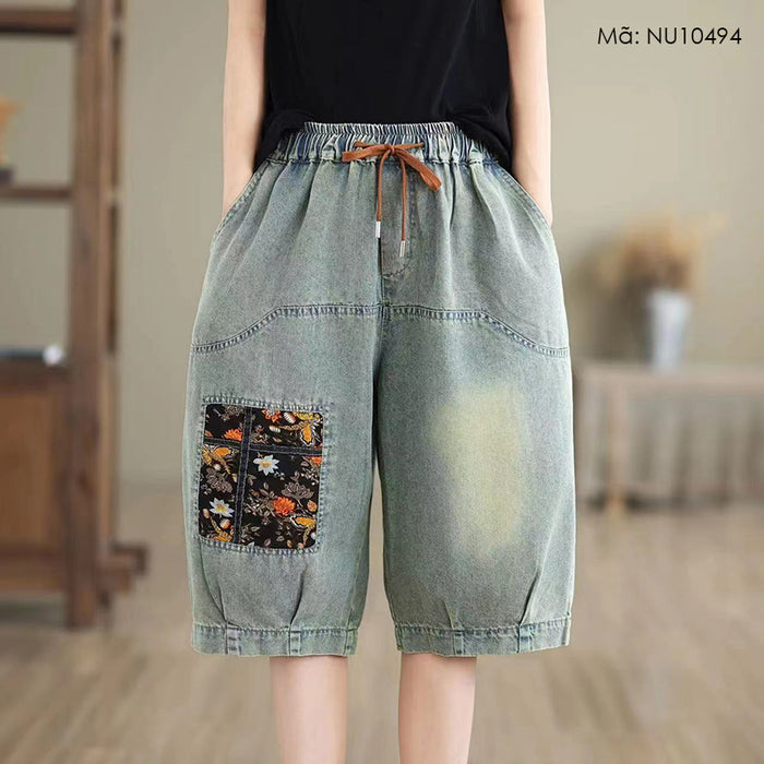 Quần sooc denim lưng thun dây rút thêu ô cửa hoa lá - NU10494