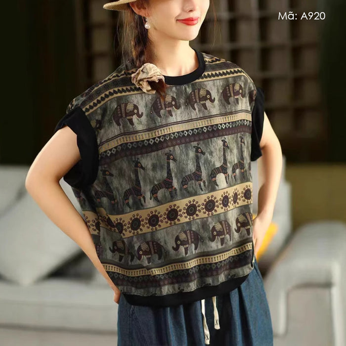 Áo T-shirt sát nách cổ tròn in retro - A920