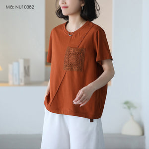 Áo T-shirt ngắn tay cổ tròn thêu trang trí ô vuông - NU10382