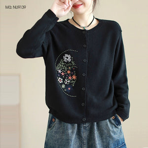 Áo khoác len đan dài tay cổ tròn thêu hoa lá - NU9139