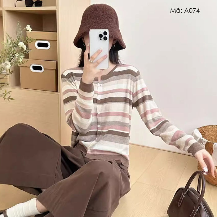 Áo khoác len dệt kim dài tay cổ tròn kẻ sọc màu - A074