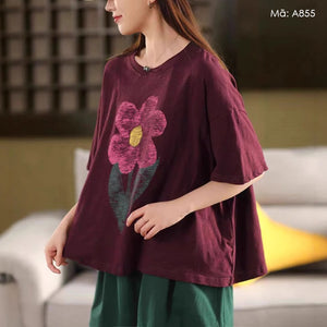 Áo T-shirt ngắn tay cổ tròn in bông hoa - A855