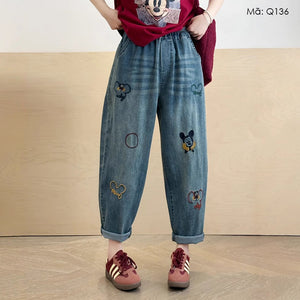 Quần baggy denim lưng thun ống côn thêu trừu tượng - Q136