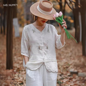 Áo sơ mi linen tay lửng cổ V thêu hoa lá vạt lượn sóng - NU9971