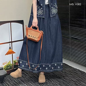 Chân váy denim lưng thun thêu hoa viền - V082