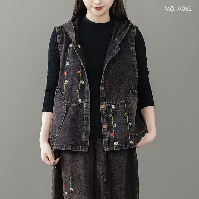 Áo khoác denim gile sát nách có mũ thêu dây hoa - A062