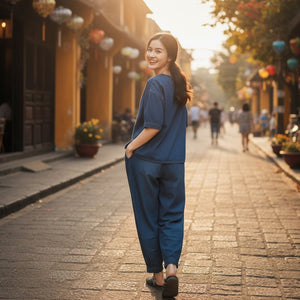 Bộ đồ denim gồm áo sơ mi ngắn tay và quần baggy lửng thêu hoa lá - B022