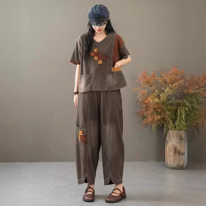 Bộ đồ denim gồm áo T-shirt ngắn tay cổ V và quần baggy thêu ô vuông - NU10176