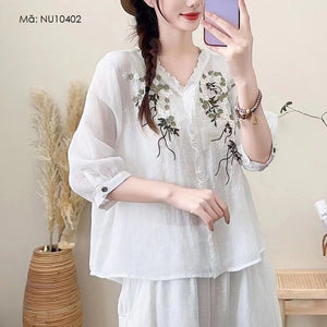 Áo sơ mi linen ngắn tay cổ V thêu hoa lá trước ngực - A006