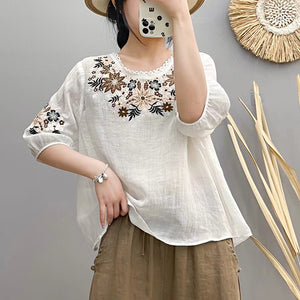 Áo T-shirt linen ngắn tay cổ tròn đính ren thêu hoa lá - NU10460