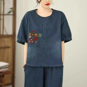 Bộ đồ denim gồm áo sơ mi ngắn tay và quần baggy lửng thêu hoa lá - B022
