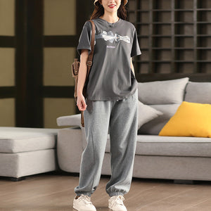 Áo T-shirt ngắn tay cổ tròn thêu chú thỏ nằm ngang - A743