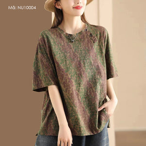 Áo T-shirt ngắn tay cổ tròn khuy cài in hoa lá sọc chéo - NU10003